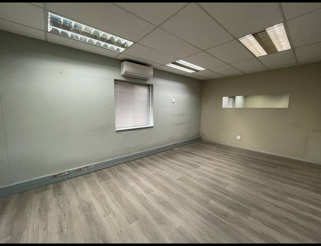 265M² OFFICE TO LET IN BRYANSTON